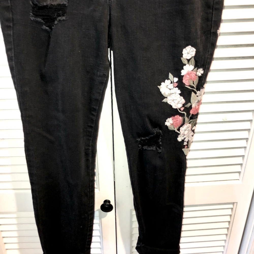 Blue Spice Black Distressed skinny floral embroidery Jeans - Picture 6 of 10